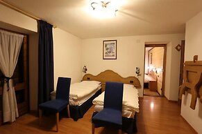 Albergo Centrale Forni