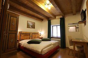 Albergo Centrale Forni