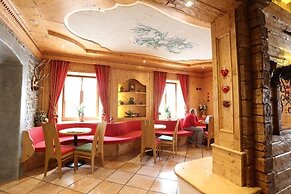 Albergo Centrale Forni