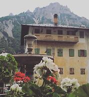 Albergo Centrale Forni