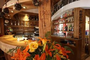 Albergo Centrale Forni