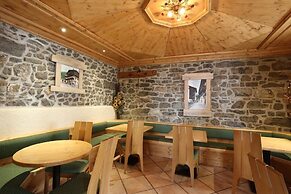 Albergo Centrale Forni