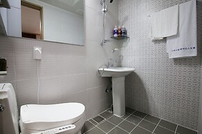 Crystal Residence Hotel