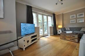 Elizabeth Court House