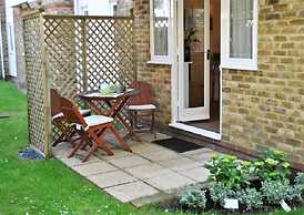 Elizabeth Court House