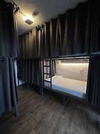 Hobnob Hostel - Adults Only