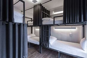 Hobnob Hostel - Adults Only
