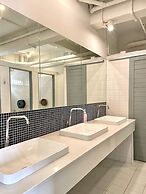 Hobnob Hostel - Adults Only