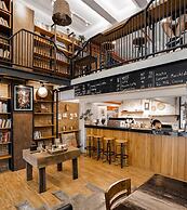 Hobnob Hostel - Adults Only