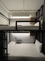 Hobnob Hostel - Adults Only