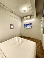 Hobnob Hostel - Adults Only