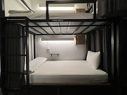 Hobnob Hostel - Adults Only