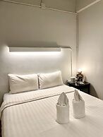 Hobnob Hostel - Adults Only