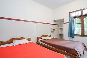 Indopurejoy House - Komala Indah Cottages - Hostel