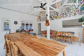 Indopurejoy House - Komala Indah Cottages - Hostel
