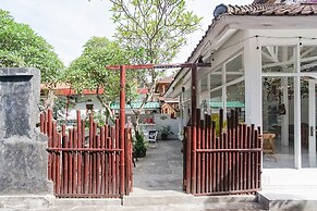 Indopurejoy House - Komala Indah Cottages - Hostel