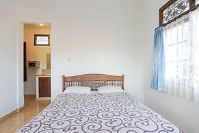 Indopurejoy House - Komala Indah Cottages - Hostel