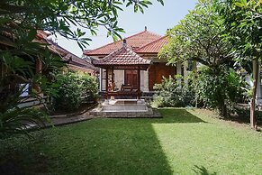 Indopurejoy House - Komala Indah Cottages - Hostel