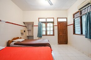 Indopurejoy House - Komala Indah Cottages - Hostel