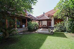 Indopurejoy House - Komala Indah Cottages - Hostel