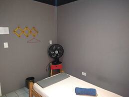 Reef Hostel & Pousada