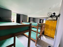 Reef Hostel & Pousada