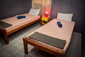 Reef Hostel & Pousada