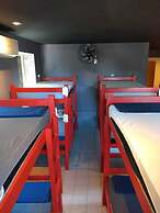 Reef Hostel & Pousada