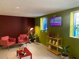 Reef Hostel & Pousada