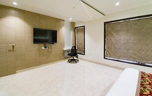 Hotel Grand Parivaar