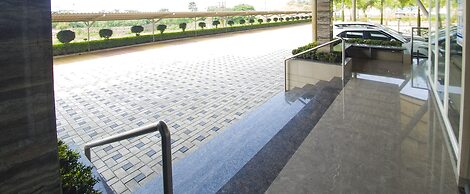 Hotel Grand Parivaar