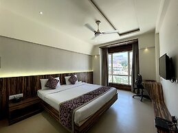 Hotel Grand Parivaar