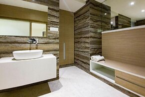 Hotel Grand Parivaar