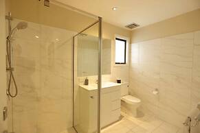 Apollo Bay Seal Apartments