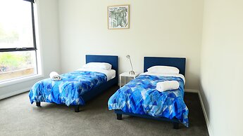 Apollo Bay Seal Apartments