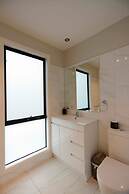 Apollo Bay Seal Apartments