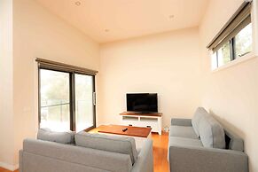 Apollo Bay Seal Apartments