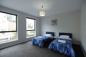 Apollo Bay Seal Apartments
