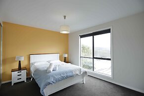 Apollo Bay Seal Apartments