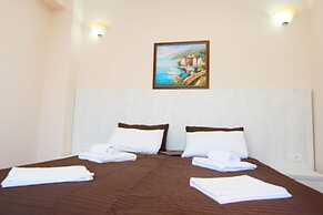 Mila & Aleksandr Apartments