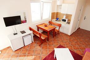 Mila & Aleksandr Apartments