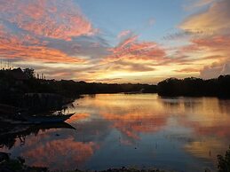 Seagulls Beach & Garden Cabanas
