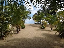 Seagulls Beach & Garden Cabanas