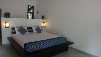 Seagulls Beach & Garden Cabanas