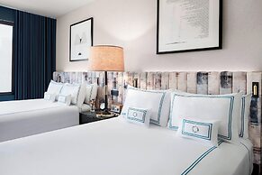 The Oaklander Hotel, Autograph Collection