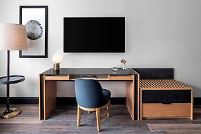 The Oaklander Hotel, Autograph Collection