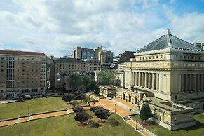 The Oaklander Hotel, Autograph Collection