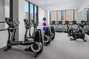 The Oaklander Hotel, Autograph Collection