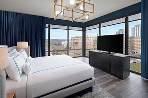 The Oaklander Hotel, Autograph Collection