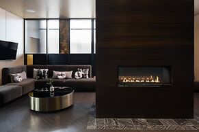 The Oaklander Hotel, Autograph Collection